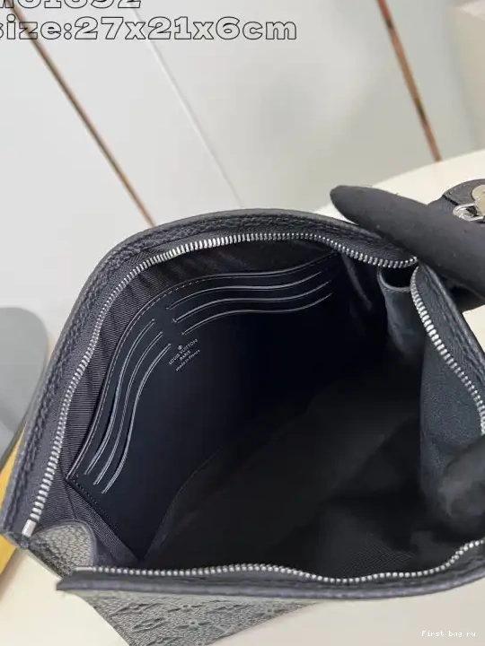 First bag ru POCHETTE LOUIS MM VOYAGE VUITTON 0520